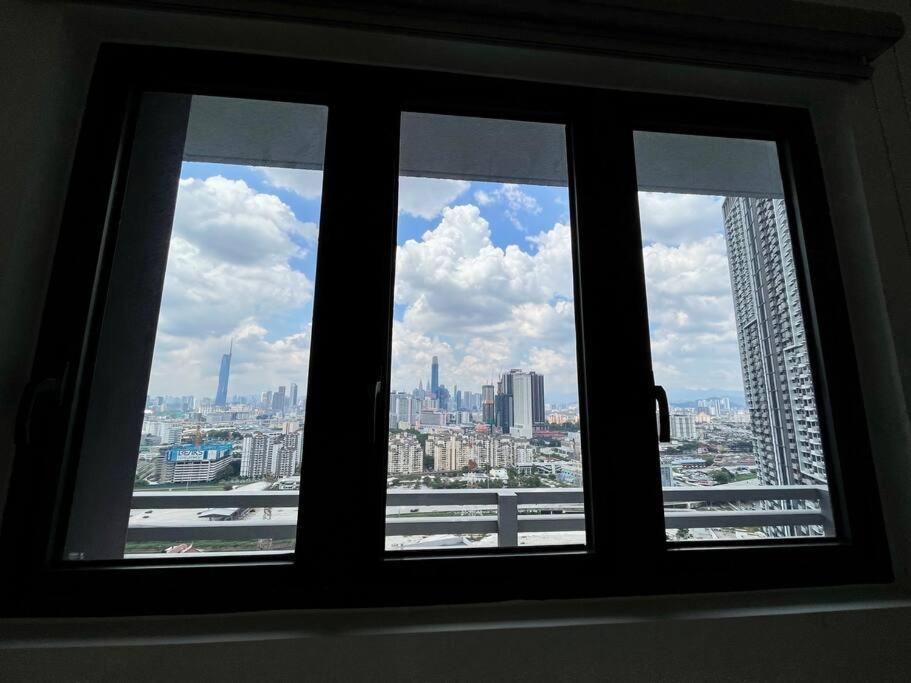 Klccpavtrxvelocity X Mrtlrt X 13pax X 3r2b X Free 1cpark Apartment *
