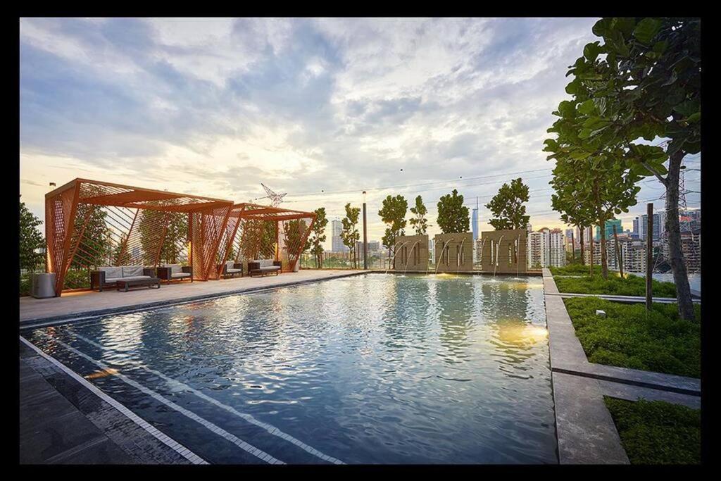 Klccpavtrxvelocity X Mrtlrt X 13pax X 3r2b X Free 1cpark Apartment