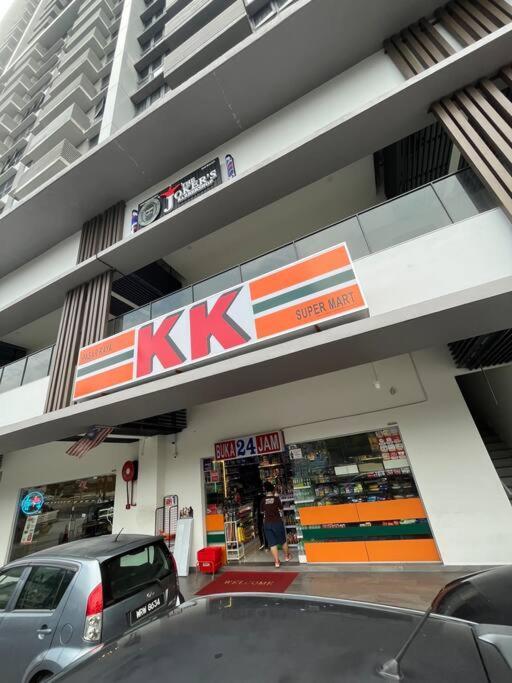 Klccpavtrxvelocity X Mrtlrt X 13pax X 3r2b X Free 1cpark * Kuala Lumpur