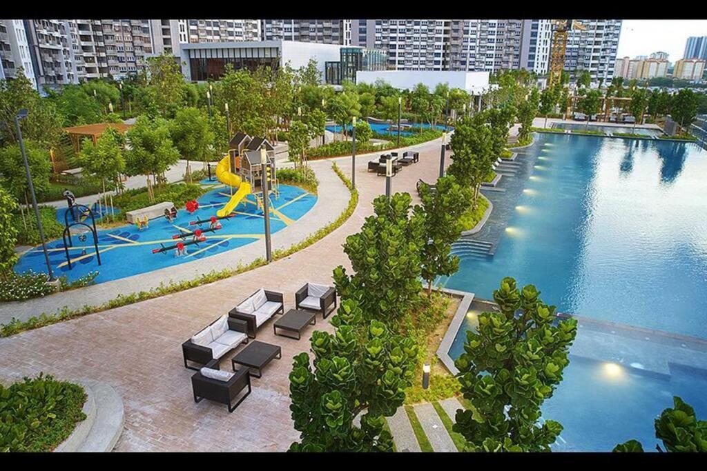 Klccpavtrxvelocity X Mrtlrt X 13pax X 3r2b X Free 1cpark Kuala Lumpur