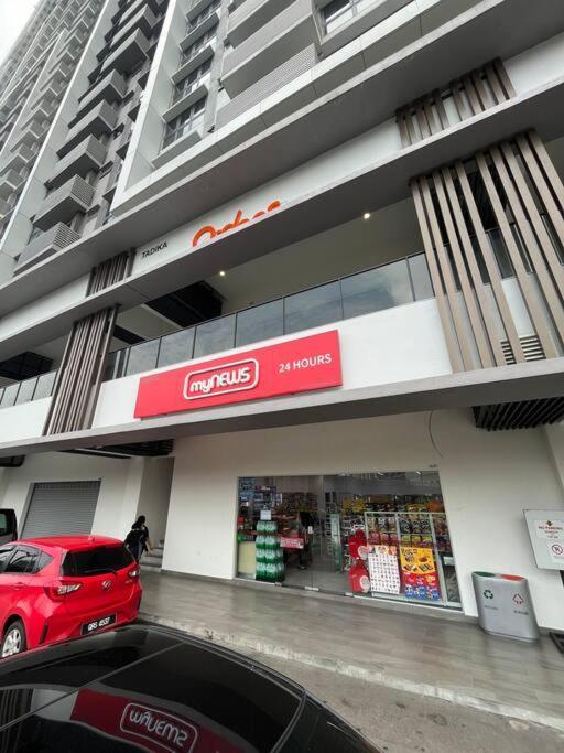 Klccpavtrxvelocity X Mrtlrt X 13pax X 3r2b X Free 1cpark Pangsapuri Kuala Lumpur